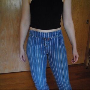 Hot Kiss low rise striped capris!